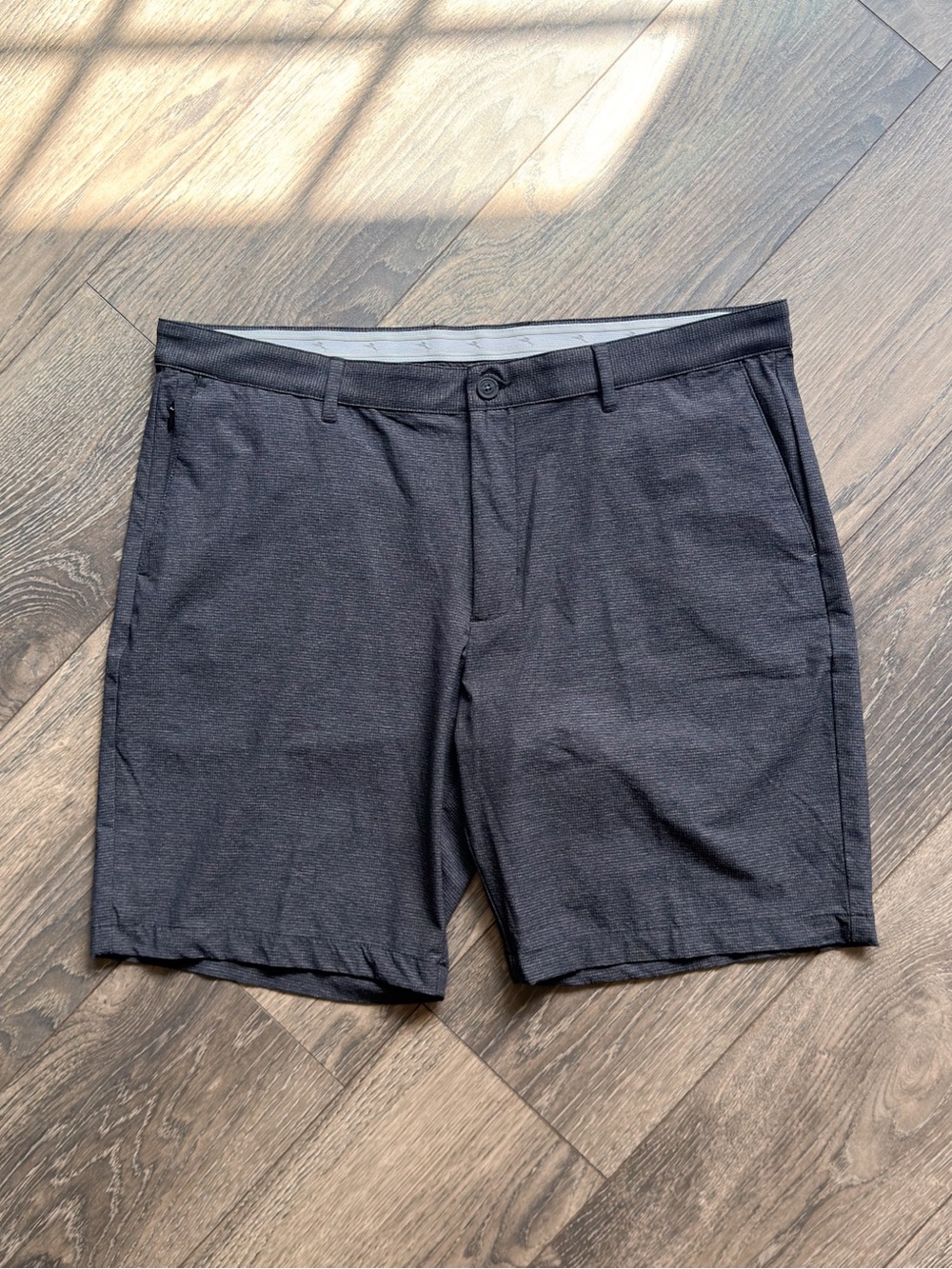 Tommy Bahama Men's 40 Stretch Golf Shorts Black Nylon Blend Zip Pocket Chip Shot